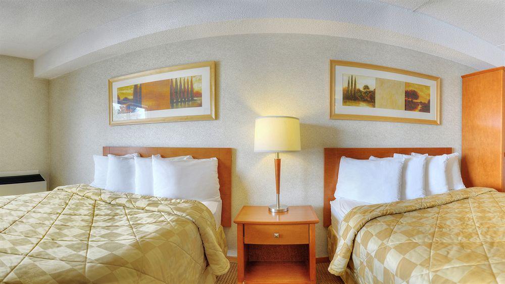 Comfort Inn Brantford Exteriör bild