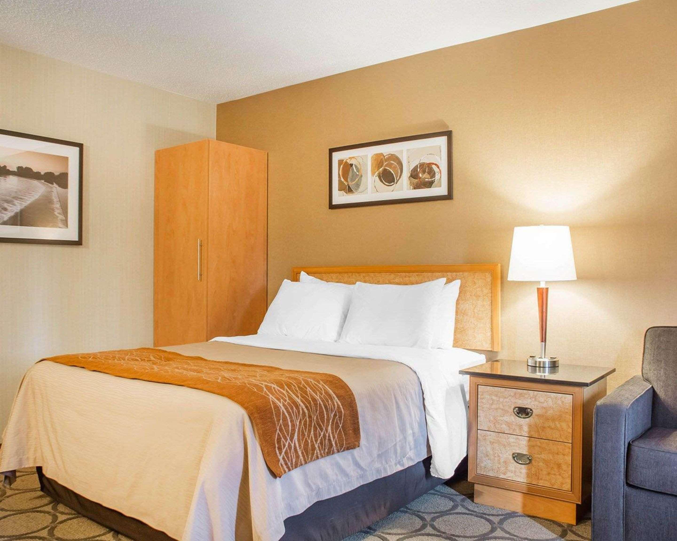 Comfort Inn Brantford Exteriör bild
