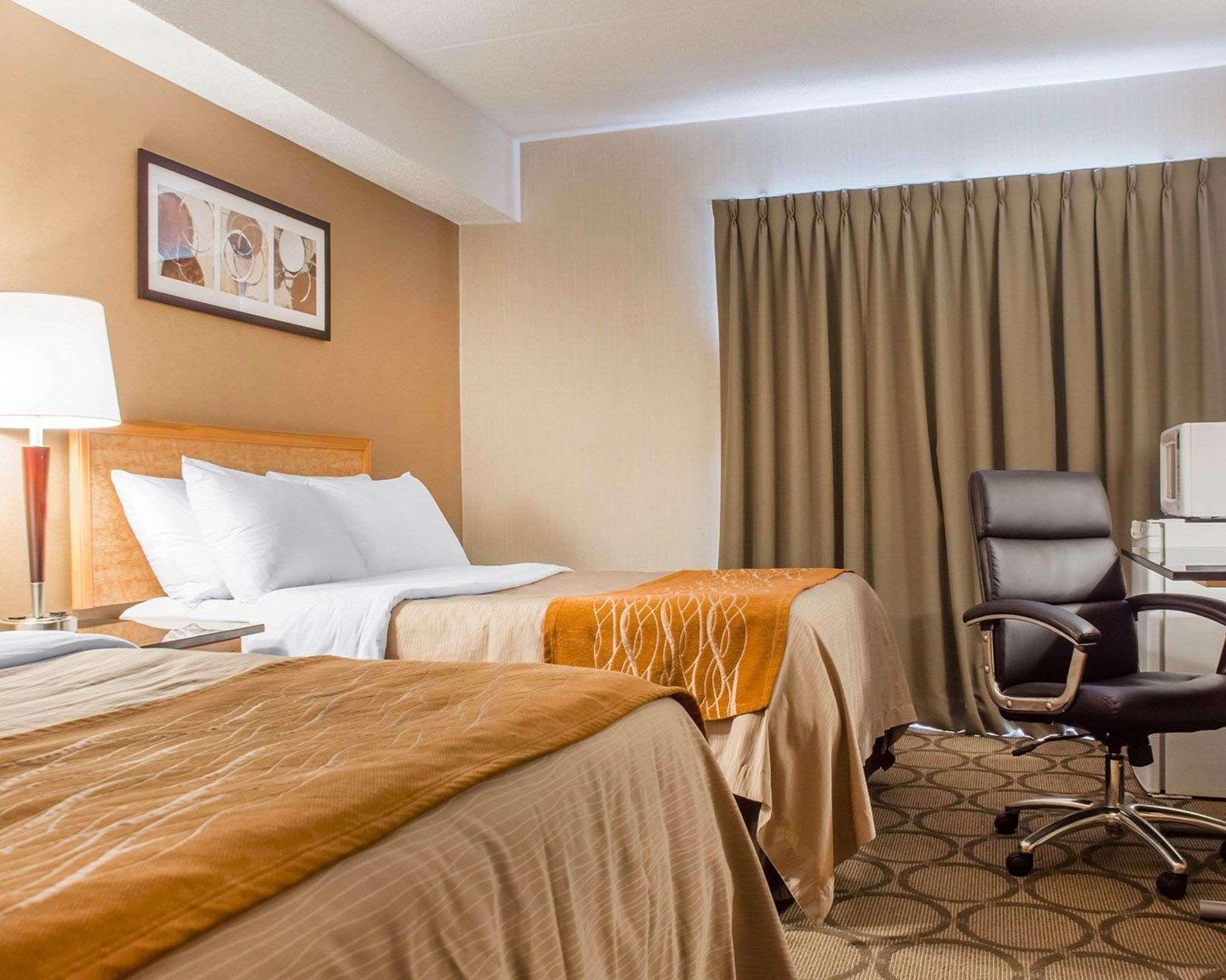 Comfort Inn Brantford Exteriör bild