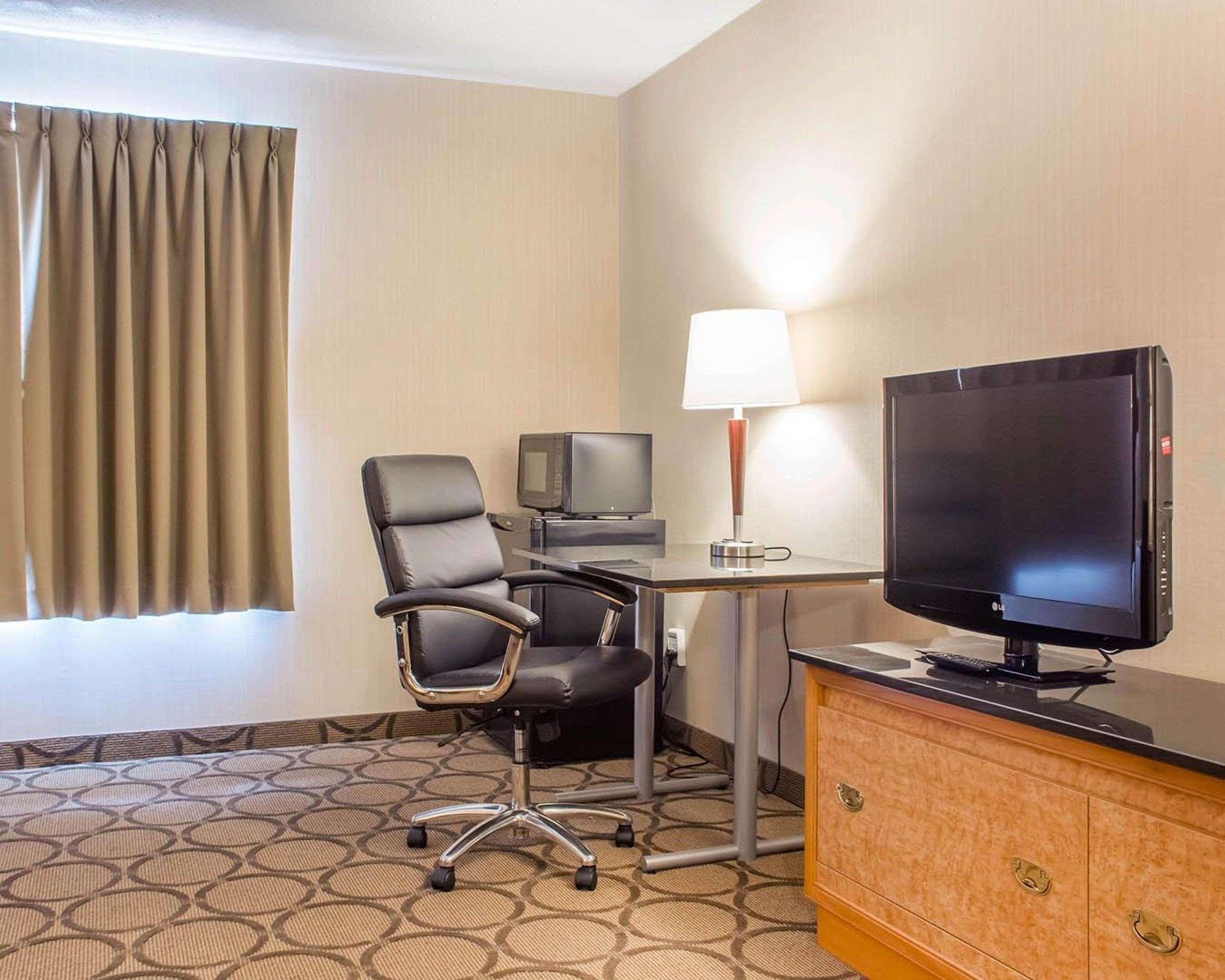 Comfort Inn Brantford Exteriör bild