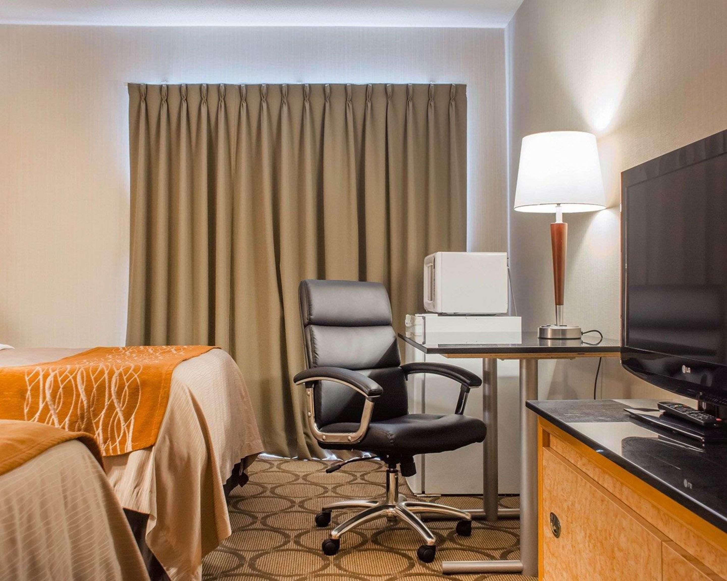Comfort Inn Brantford Exteriör bild