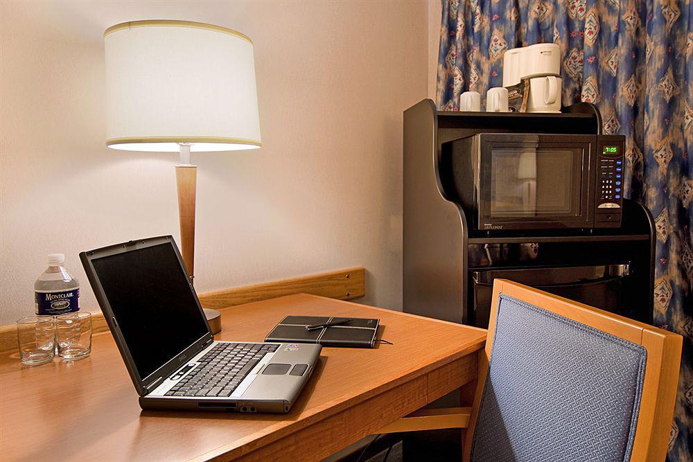 Comfort Inn Brantford Exteriör bild